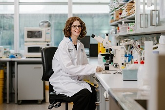 Dr Laura Porter from Monash University is unlocking the potential of CAR T cell immunotherapy for the treatment of prostate cancer